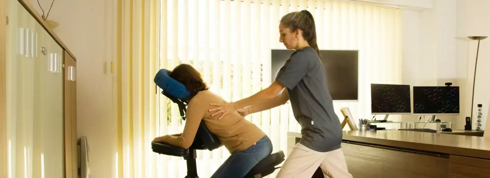 Dos Manos Massages en activité massage du dos